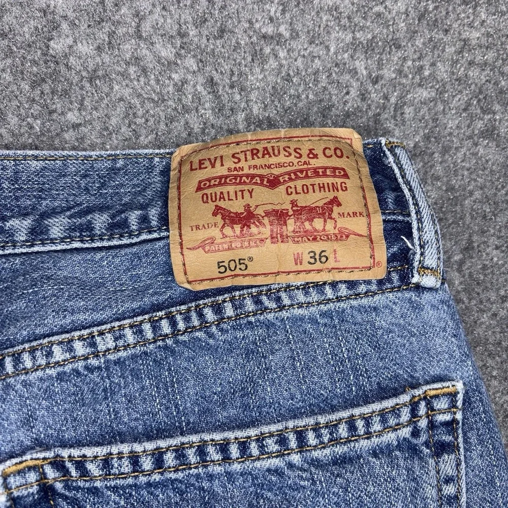 Levi's 505 Denim Shorts Mens 36 (Fits 34) Y2K Medium Wash Jorts Classic Blue EUC